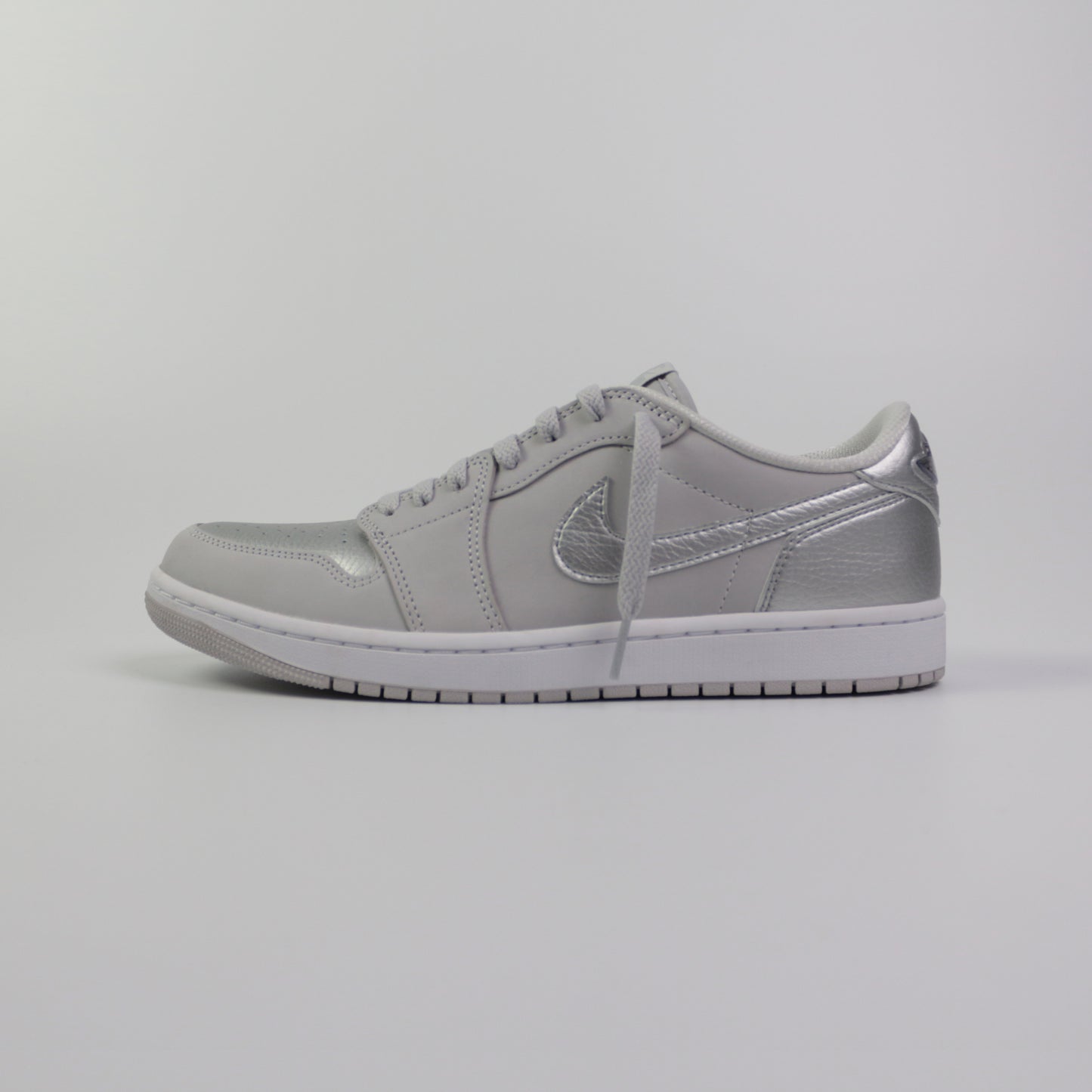 Nike Air Jordan 1 Retro Low OG 'Metallic Silver'