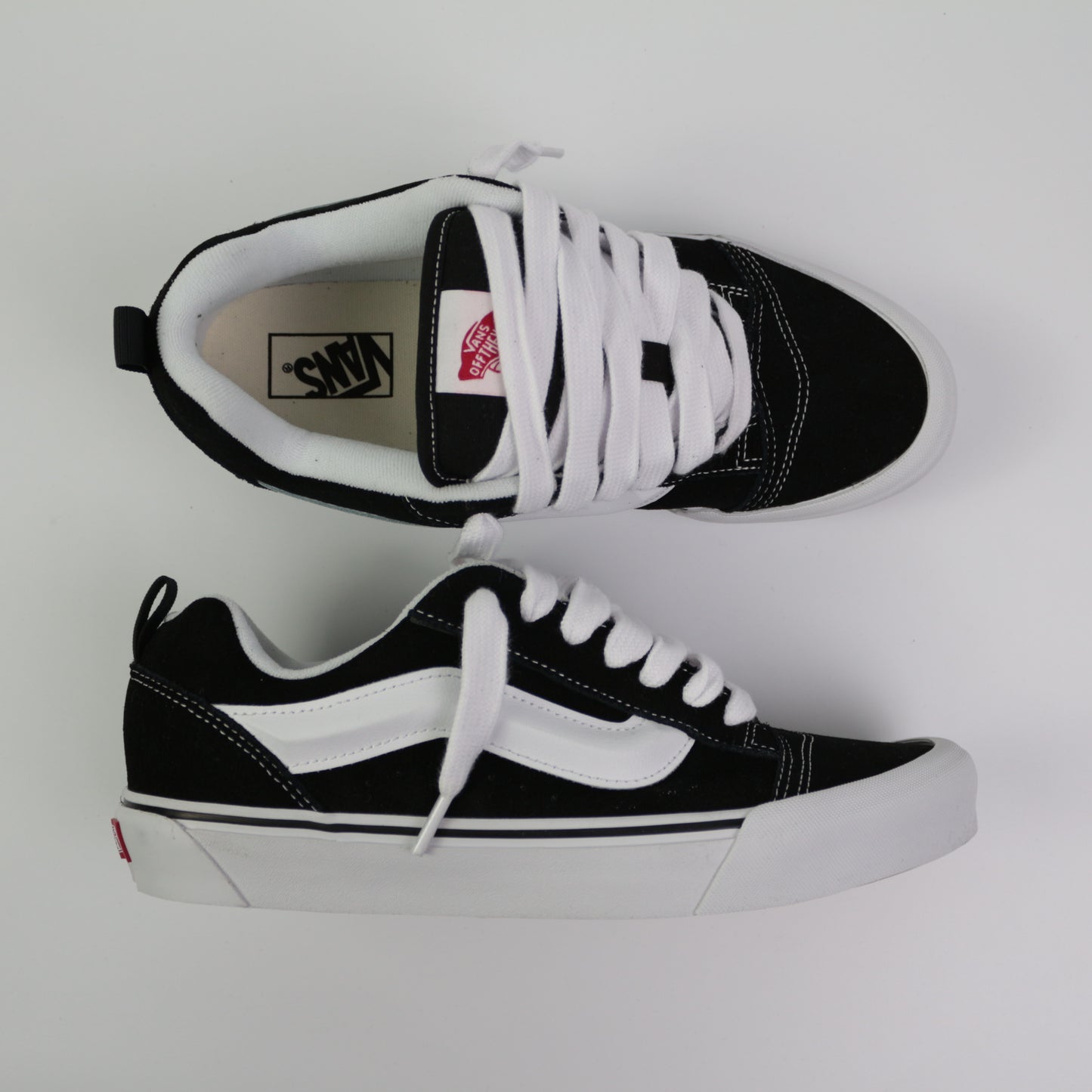 Vans Knu Skool Black/True White VN0009QC6BT1