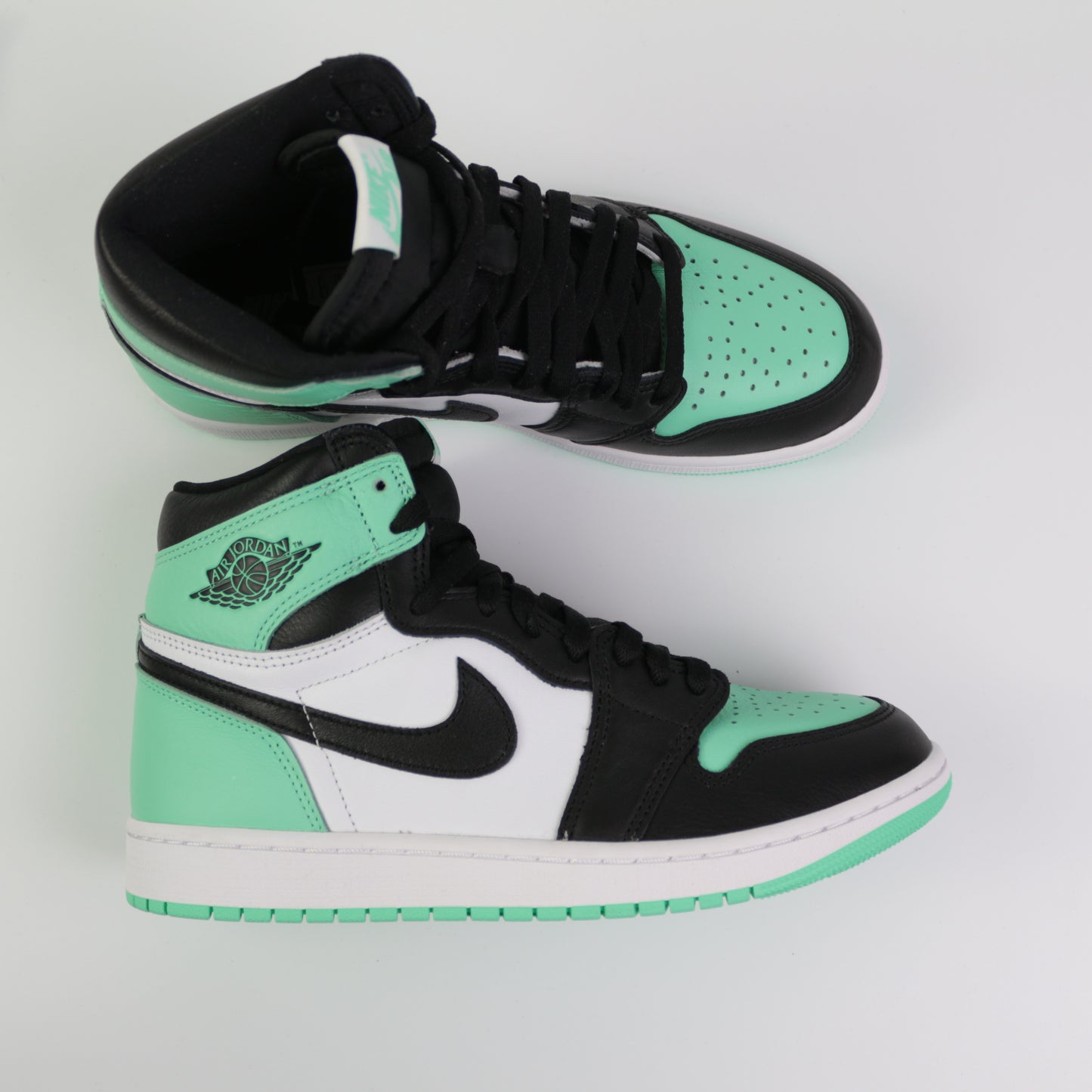 Nike Air Jordan 1 high OG retro White/ Black-Green Glow DZ5485-130